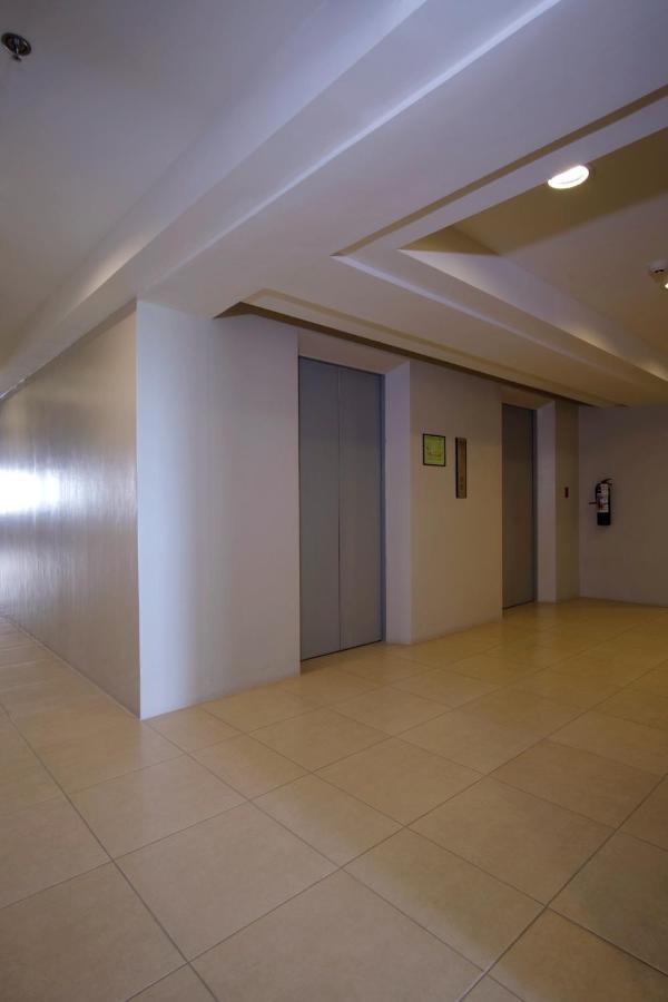 Spacious 2 Bedroom Condo Unit For Rent 일로일로 외부 사진