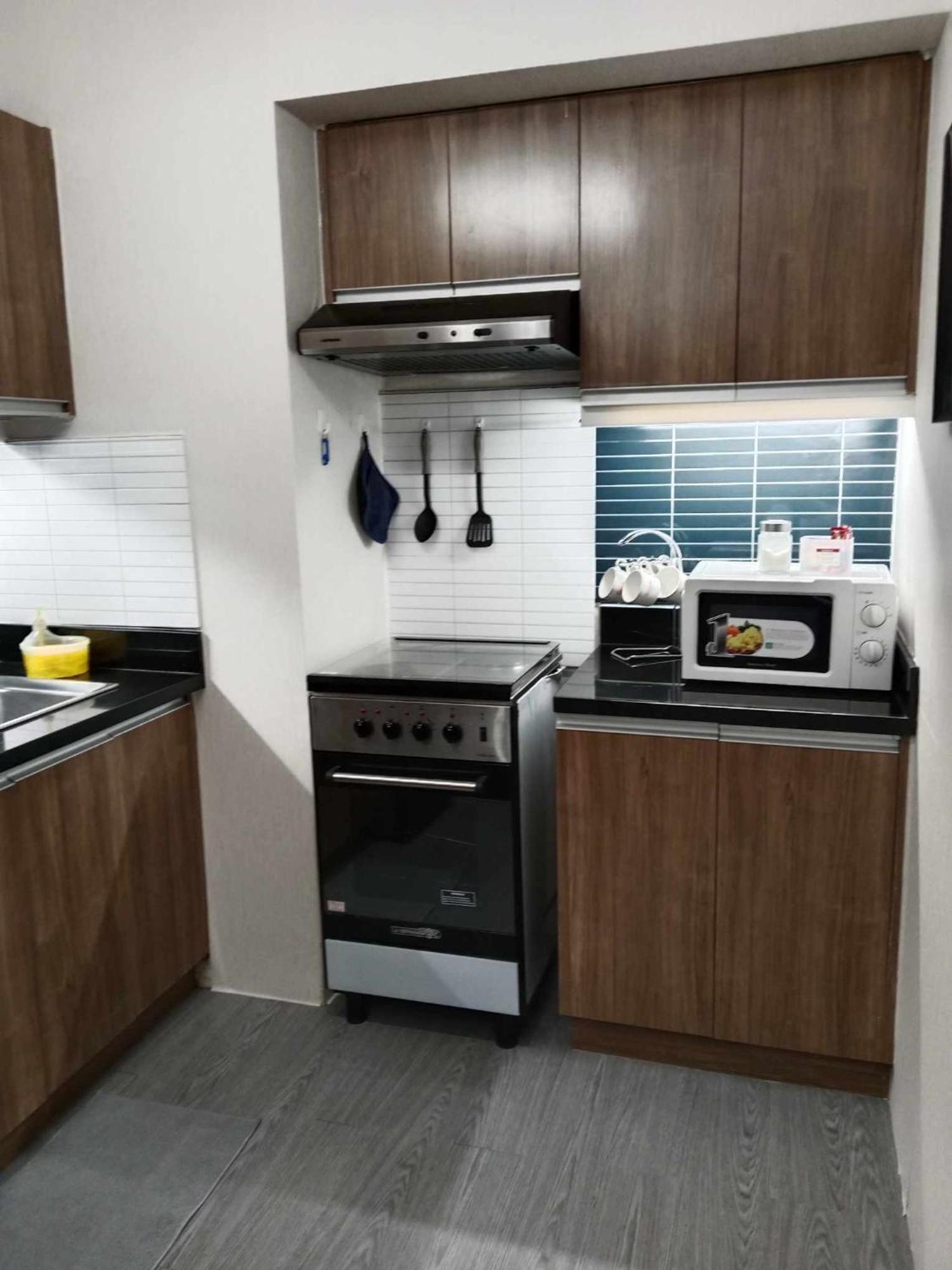 Spacious 2 Bedroom Condo Unit For Rent 일로일로 외부 사진